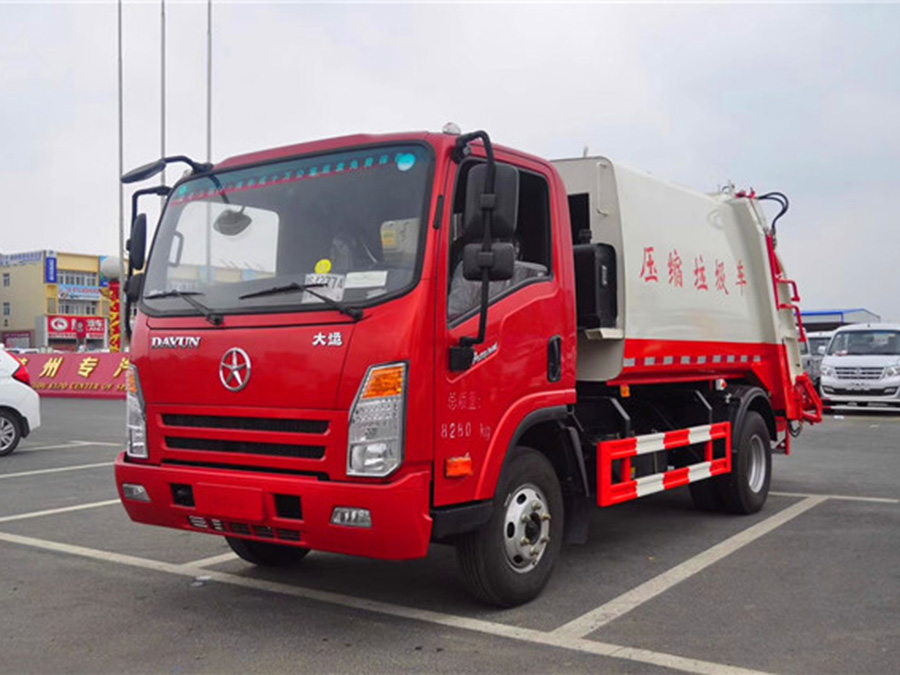 大運6方壓縮式垃圾車
